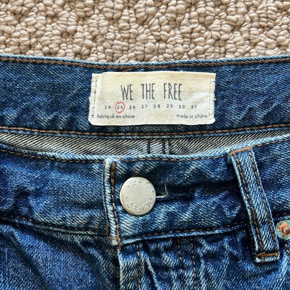 We The Free Distressed Jean Shorts - Size 25 - Picture 2 of 4